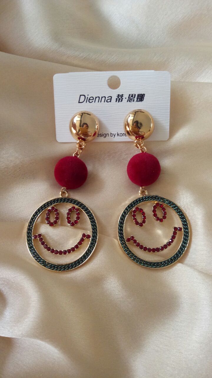 SHINY SMILEY EARRINGS