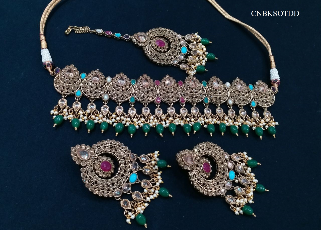 ELEGANT POLKI NECKLACE SET