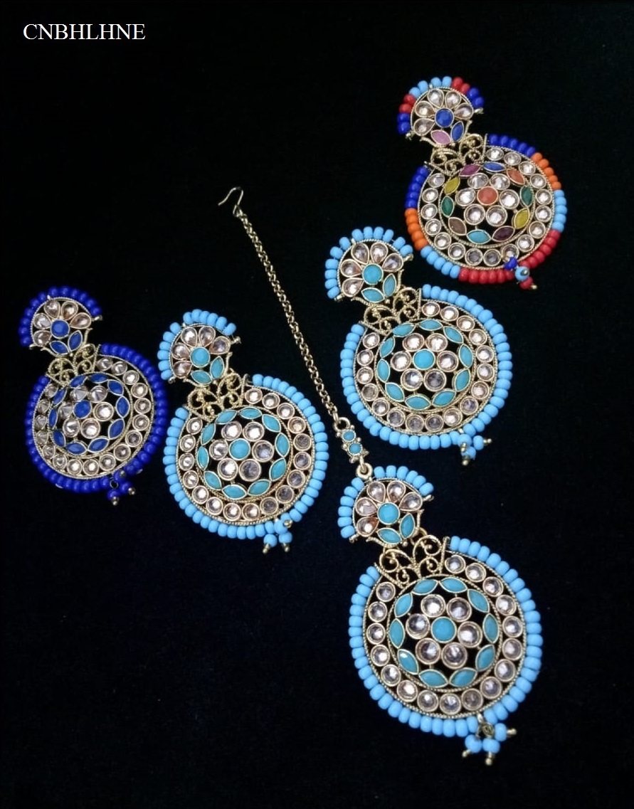 COSTUME EARRINGS & MANG TIKKA