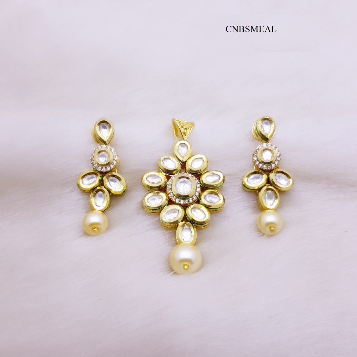 PARTYWEAR PENDANT SET