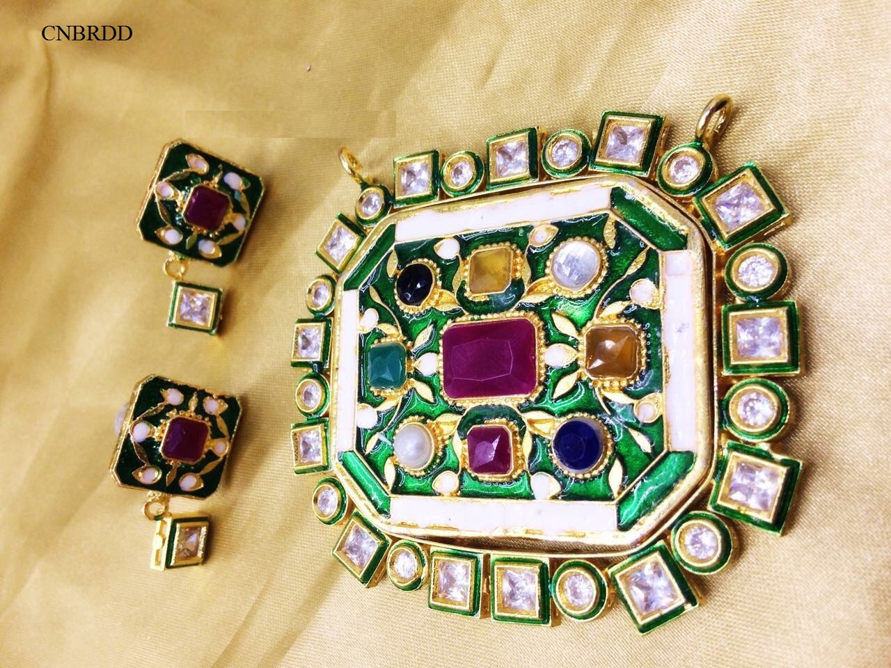 REVERSE AD PENDANT SET